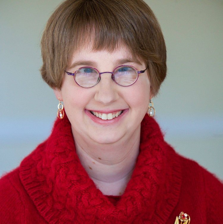 Ross (Soprano) Short Biography